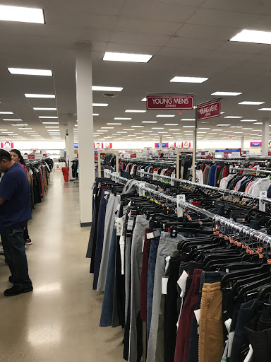 Clothing Store «Burlington Coat Factory», reviews and photos, 3350 Steelyard Dr, Cleveland, OH 44109, USA