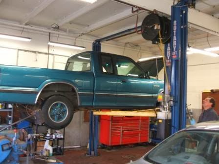 Auto Repair Shop «Accurate Auto of Lake Oswego», reviews and photos, 7025 SW McEwan Rd, Lake Oswego, OR 97035, USA