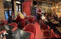 Atmosphère du Restaurant à viande Le Beef Marais Steakhouse - Restaurant de viandes maturées, côte de Bœuf d'exception à Paris - n°17