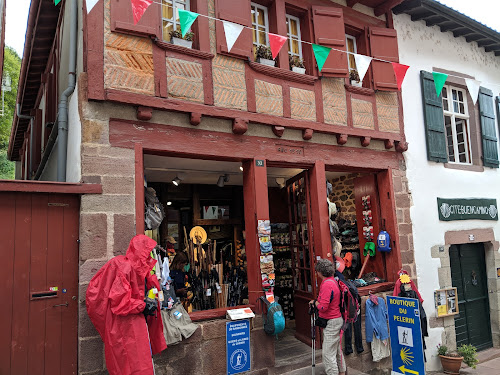 Boutique du Pelerin - Pilgrim's shop à Saint-Jean-Pied-de-Port