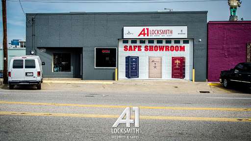 Locksmith «A-1 Locksmith - Downtown Dallas, Design District», reviews and photos, 1622 Market Center Blvd, Dallas, TX 75207, USA