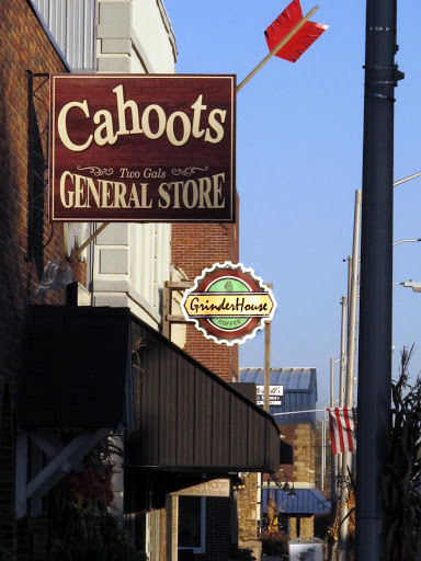 Cahoots-Two Gals General Store, 53 N Main St #100, Crossville, TN 38555, USA, 