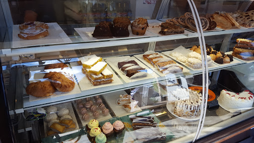 Dessert Restaurant «The Pastry Swan Bakery», reviews and photos, 73580 El Paseo c, Palm Desert, CA 92260, USA