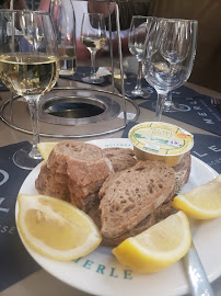 Plats et boissons du Restaurant de fruits de mer Merle Huîtres et Coquillages à Lyon - n°15