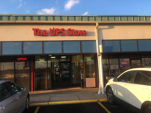 Shipping and Mailing Service «The UPS Store», reviews and photos, 3867 W Market St, Akron, OH 44333, USA