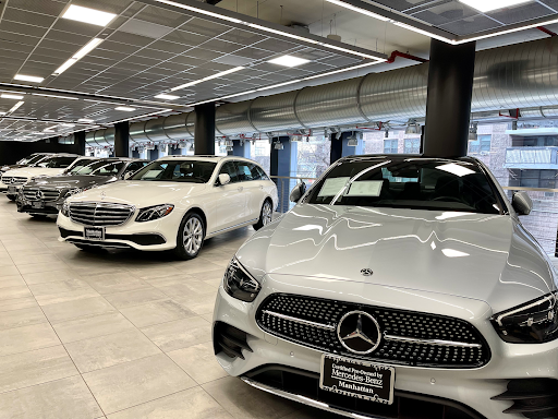 Mercedes Benz Dealer «Mercedes-Benz Manhattan», reviews and photos, 770 11th Ave, New York, NY 10019, USA