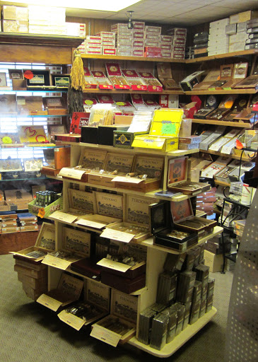 Tobacco Shop «Ye Ole Tobacco Shop», reviews and photos, 280 Eisenhower Dr, Savannah, GA 31406, USA