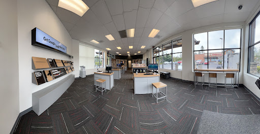 Cell Phone Store «Verizon Wireless - Cellular Plus», reviews and photos, 17390 SE Bluff Rd Suite 2, Sandy, OR 97055, USA