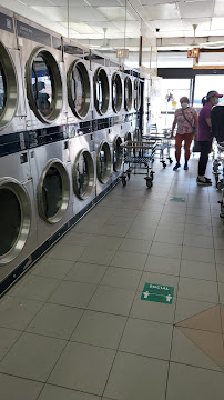Miss Bubble Laundromat - Photo 2 - Car repair in Flushing, NY, Queens