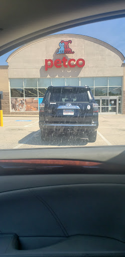 Pet Supply Store «Petco Animal Supplies», reviews and photos, 7 E Desilvio Dr, Nashua, NH 03060, USA