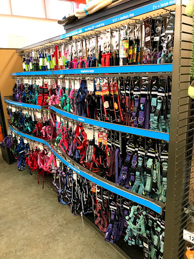 Pet Supply Store «Petco Animal Supplies», reviews and photos, 61-23 190th St, Fresh Meadows, NY 11365, USA