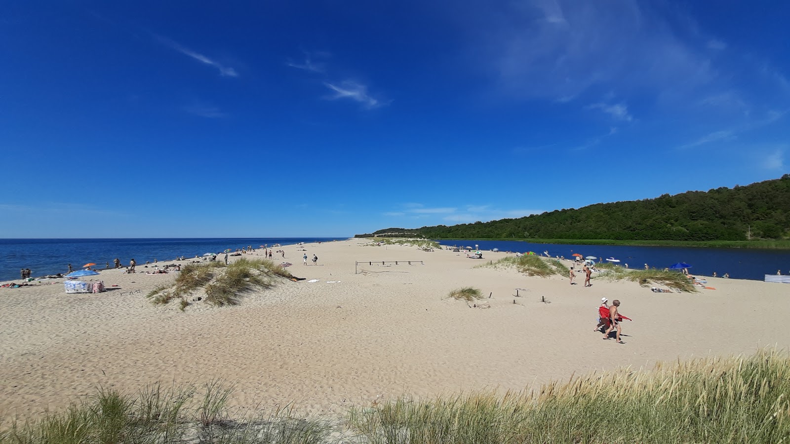 Fotografie cu Yantarnyy Beach II cu nivelul de curățenie înalt