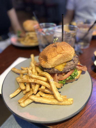 Murray's Saloon & Eatery