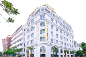 Gia Huy Hotel & Apartments image