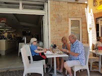 Atmosphère du Restaurant méditerranéen Le Dauphin à Le Grau-du-Roi - n°7