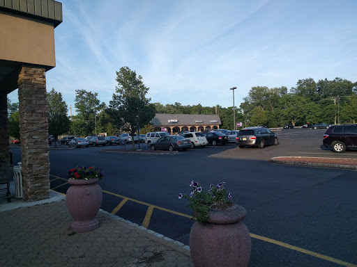 Shopping Mall «Lyons Mall», reviews and photos, 26 Lyons Mall, Basking Ridge, NJ 07920, USA