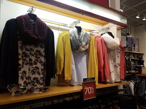 Shopping Mall «Johnson Creek Premium Outlets», reviews and photos, 575 Linmar Ln, Johnson Creek, WI 53038, USA