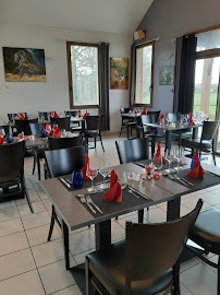 Atmosphère du Restaurant français L epanoui de Saint Léger à Saint-Léger-Magnazeix - n°5