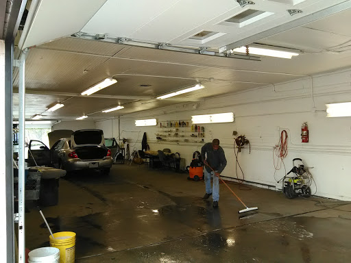 Car Dealer «Dealz Auto Trade», reviews and photos, 640 E 152nd St, Cleveland, OH 44110, USA