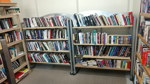 Thrift Store «Society of St. Vincent de Paul - Thunderbird Thrift Store», reviews and photos, 3547 W Thunderbird Rd, Phoenix, AZ 85053, USA