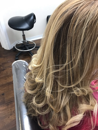 Hair Salon «Studio 19 - Hair Salon», reviews and photos, 1905 S Bay St, Eustis, FL 32726, USA