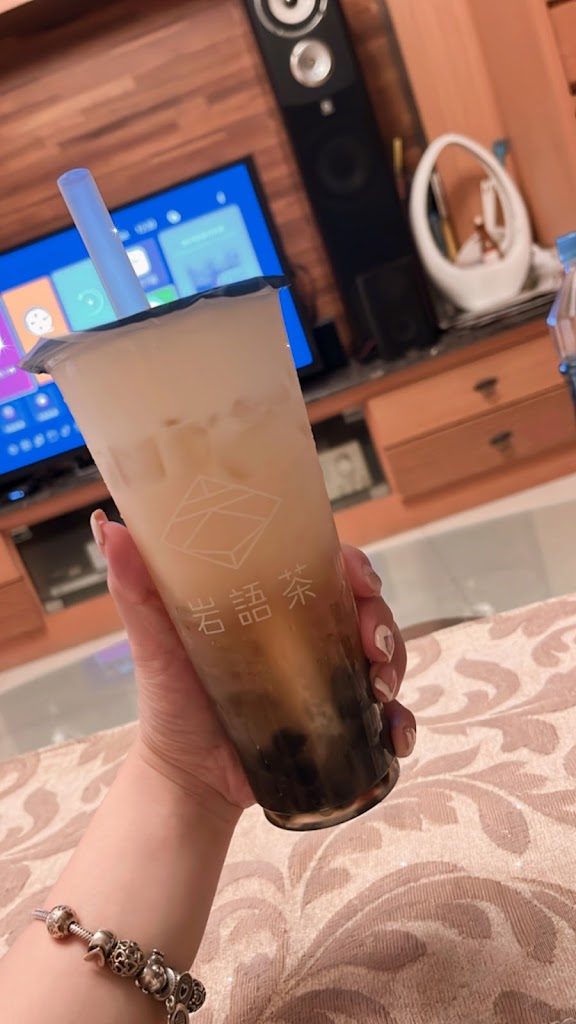 岩語茶Yan Yu Cha大溪員林店/濃厚奶蓋/茶凍飲品/果茶飲品 的照片