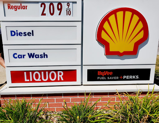 Auto Repair Shop «Valley West Corner Store», reviews and photos, 1400 Valley W Dr, West Des Moines, IA 50266, USA