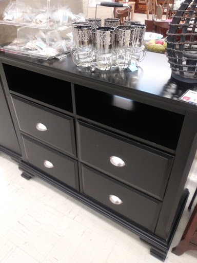 Thrift Store «Metrocrest Resale», reviews and photos, 2661 Midway Rd #207, Carrollton, TX 75006, USA