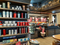 Atmosphère du Café Starbucks Coffee- Disney Hôtel Cheyenne à Coupvray - n°10