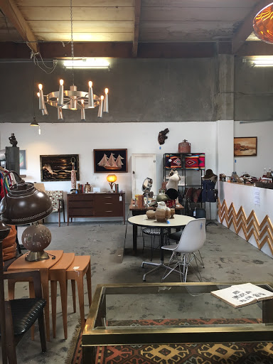 Vintage Vintage, 2455 SE 11th Ave, Portland, OR 97214, USA, 