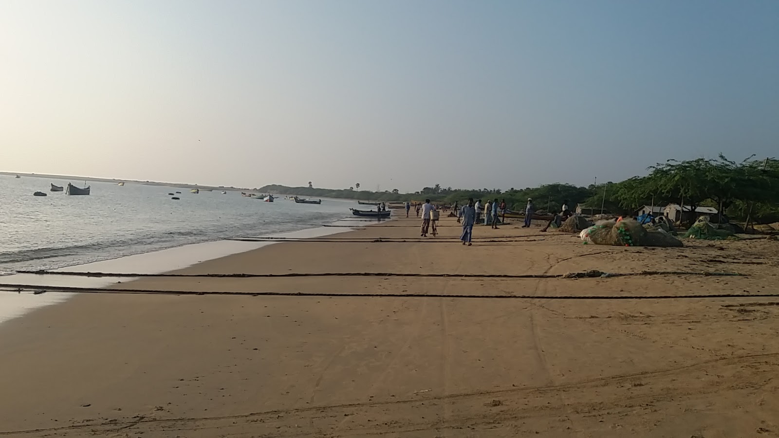 Φωτογραφία του Valinokkam Beach και η εγκατάσταση