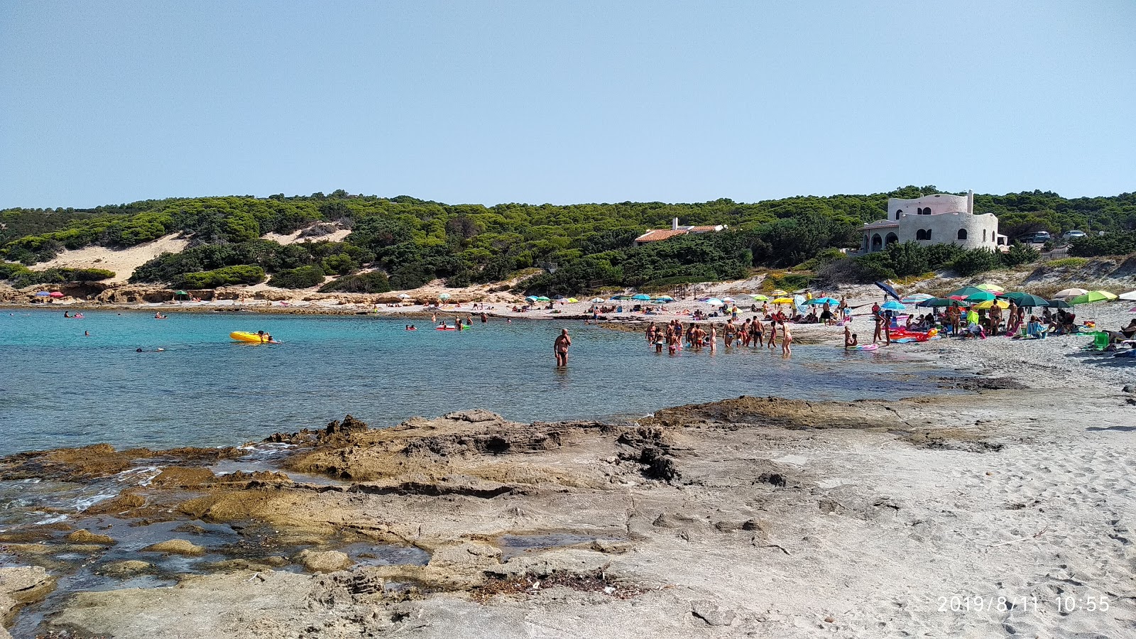 Porto pineddu beach'in fotoğrafı ve yerleşim