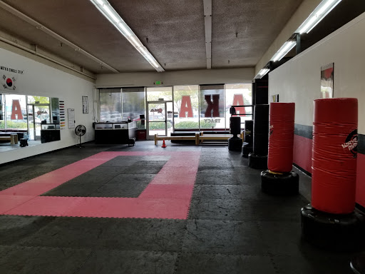 Health Club «World Gym», reviews and photos, 2340 East St, Tracy, CA 95376, USA