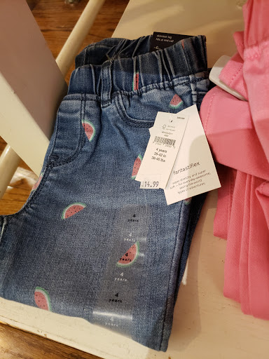 Clothing Store «Gap», reviews and photos, 30825 Orchard Lake Rd, Farmington Hills, MI 48334, USA