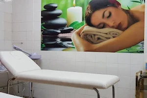 Mini Beauty Center image