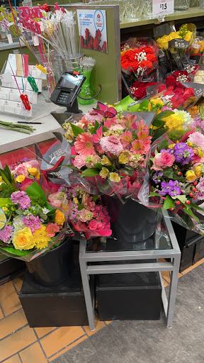 Grocery Store «Schnucks», reviews and photos, 1160 Shackelford Rd, Florissant, MO 63031, USA