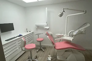 Centre dentaire Saint Tronc 13010 image