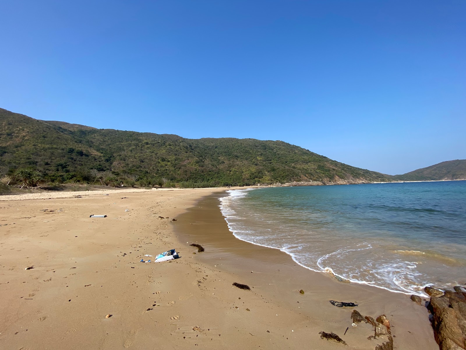 Foto de Nam She Wan beach com relativamente limpo nível de limpeza