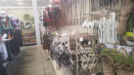 Home Goods Store «At Home», reviews and photos, 5901 Mercury Dr, Dearborn, MI 48126, USA