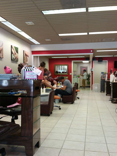 Nail Salon «Z Nail Salon», reviews and photos, 702 W Eads Pkwy, Lawrenceburg, IN 47025, USA