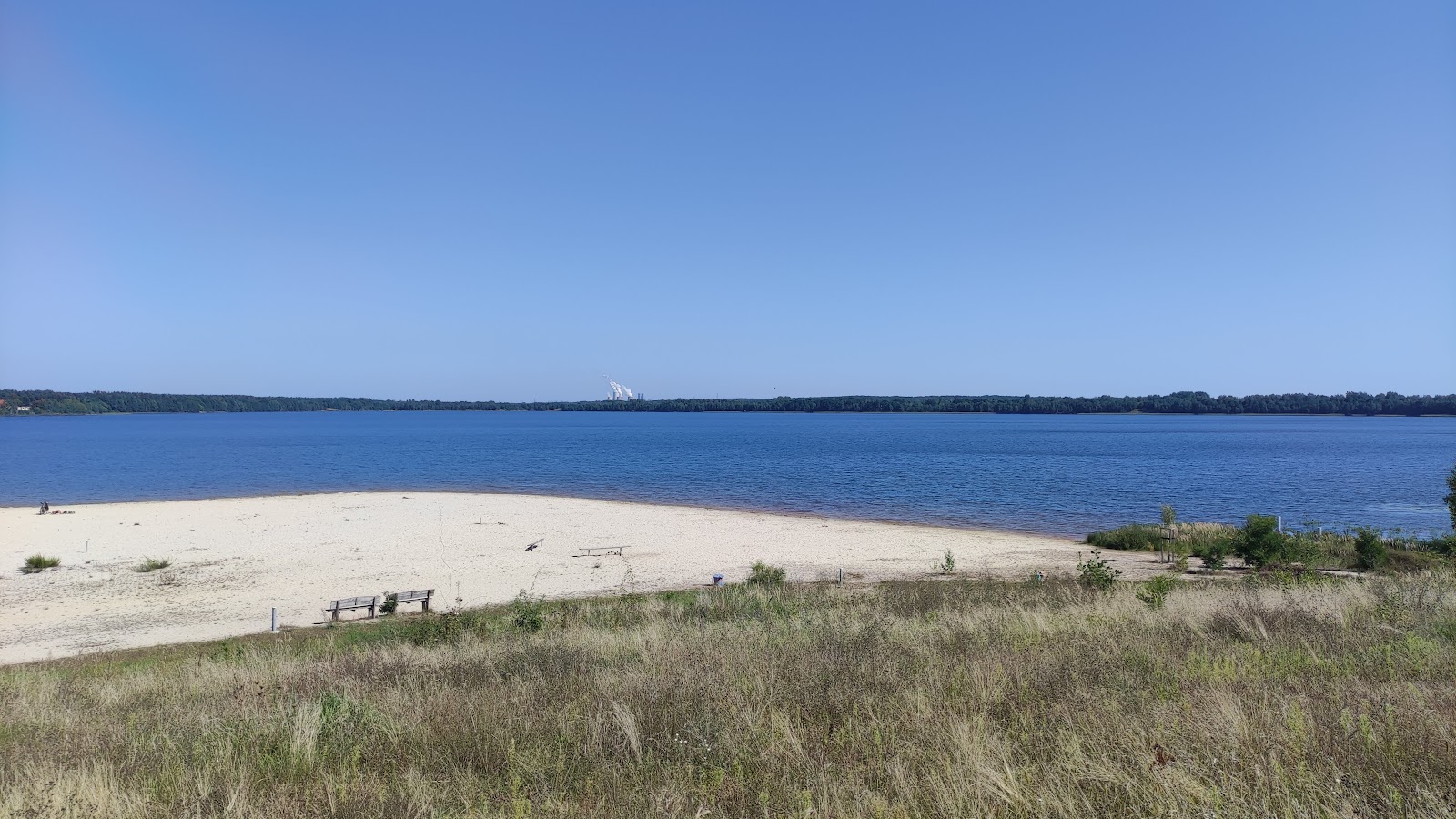 Fotografie cu Strand Lohsa Dreiweiberner See cu o linie de coastă spațioasă