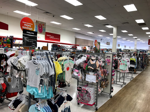 Department Store «T.J. Maxx & HomeGoods», reviews and photos, 198 Alewife Brook Pkwy, Cambridge, MA 02138, USA