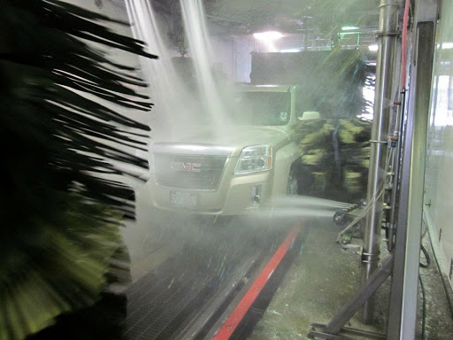 Car Wash «Northwest Auto Wash & Detail Center», reviews and photos, 900 Euclid Ave, Arlington Heights, IL 60005, USA