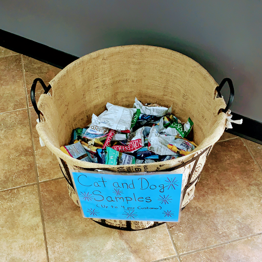 Pet Supply Store «H3 Pet Supply», reviews and photos, 475 Hawley Ln, Stratford, CT 06614, USA