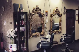 Les Beaux Papillons Salon image