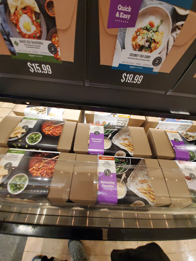 Grocery Store «Whole Foods Market», reviews and photos, 239 N Crescent Dr, Beverly Hills, CA 90210, USA