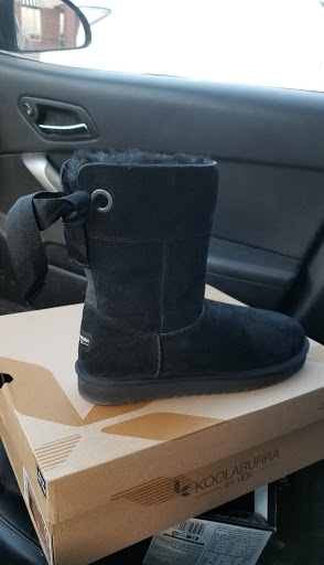 Shoe Store «DSW Designer Shoe Warehouse», reviews and photos, 43713 W Oaks Dr, Novi, MI 48377, USA