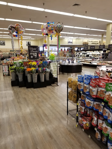 Grocery Store «Jewel-Osco», reviews and photos, 119 S Randall Rd, Batavia, IL 60510, USA