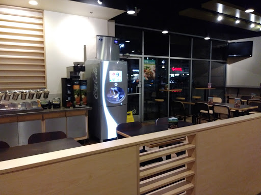 Mexican Restaurant «QDOBA Mexican Eats», reviews and photos, 3452 Fairlane Dr, Allen Park, MI 48101, USA