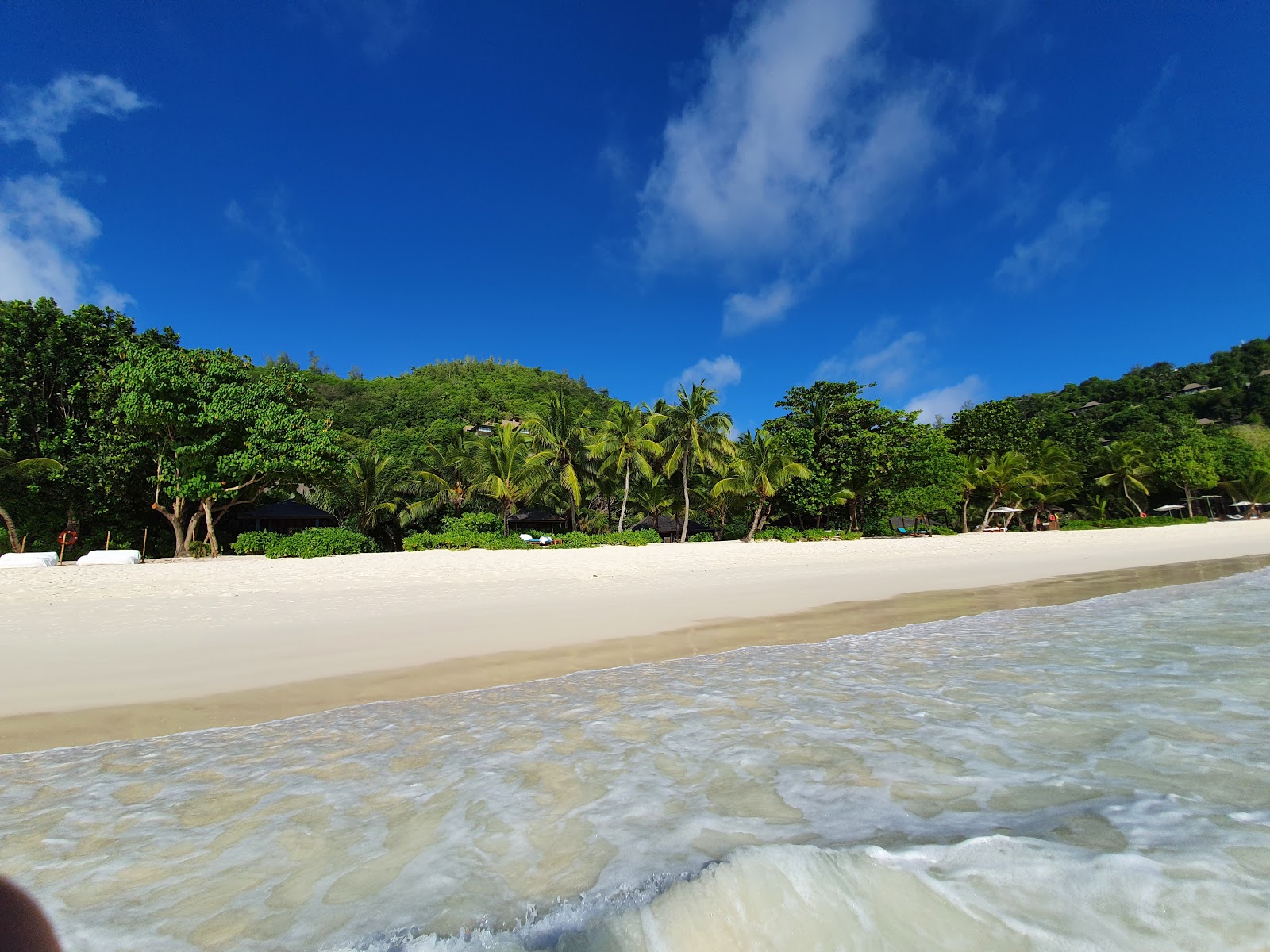 Photo de Plage de Petite Anse avec plage spacieuse